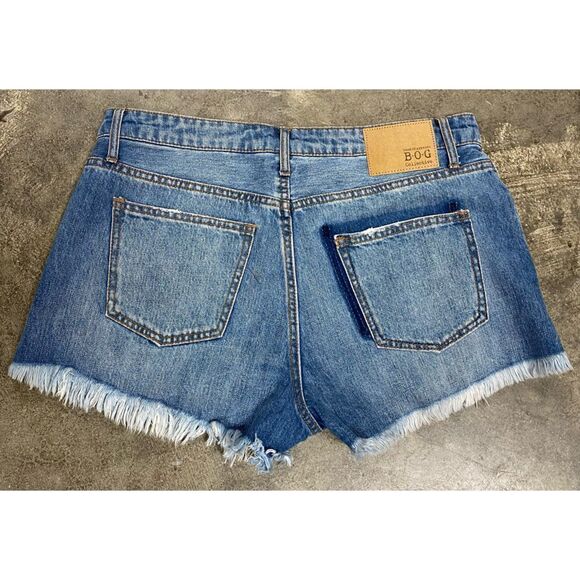 Band Of Gypsies Rose Distressed Frayed Button Fly Denim Shorts Size 28 - Picture 3 of 8